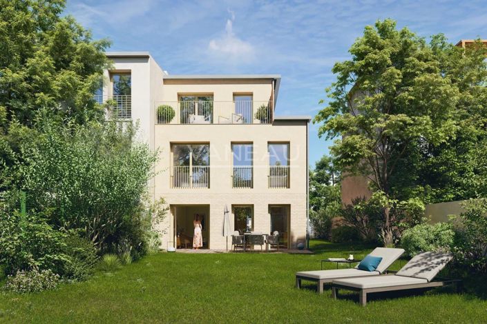 Image No.1-4 Bed House for sale