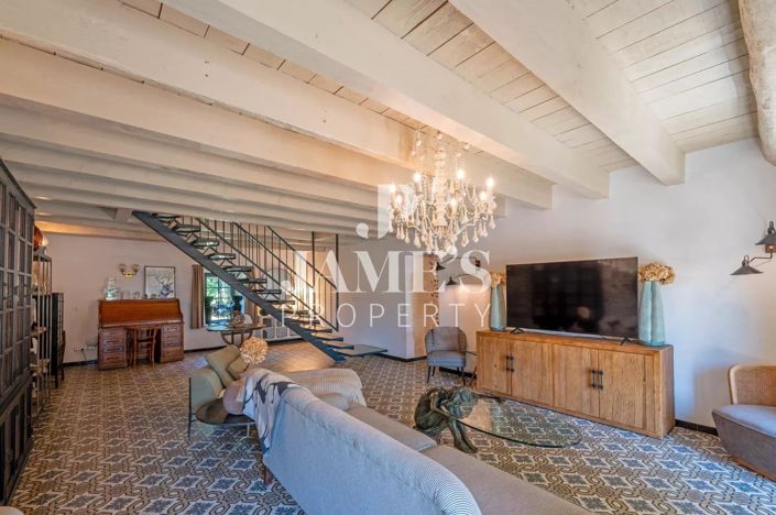 Image No.10-5 Bed House for sale