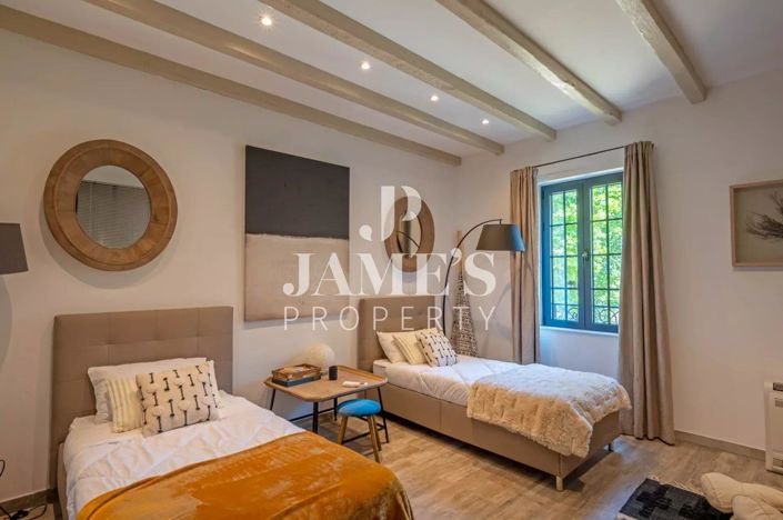 Image No.18-5 Bed House for sale