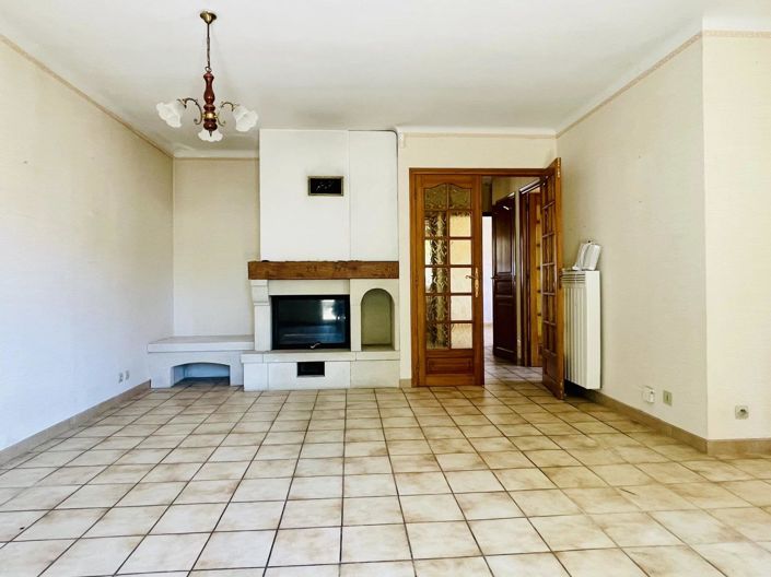 Image No.6-2 Bed House for sale