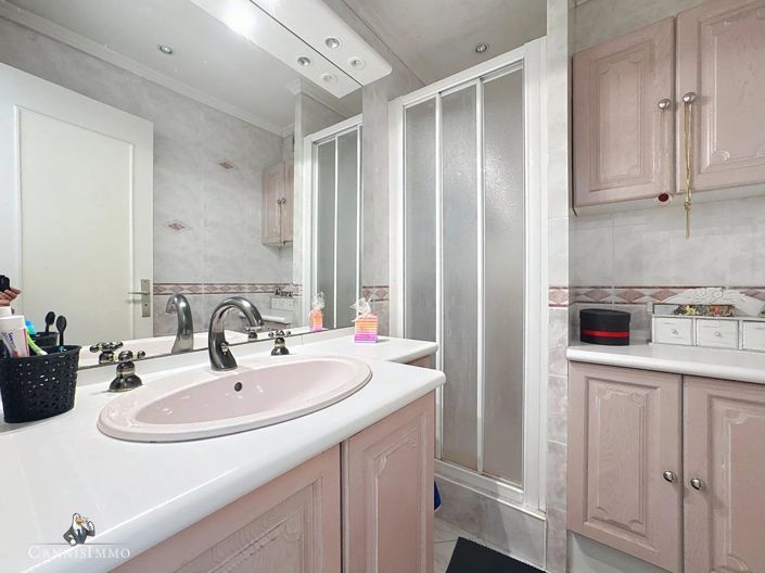 Image No.10-3 Bed Apartment for sale