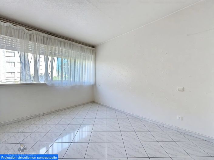 Image No.11-3 Bed Apartment for sale