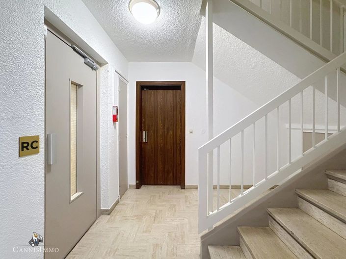 Image No.12-3 Bed Apartment for sale