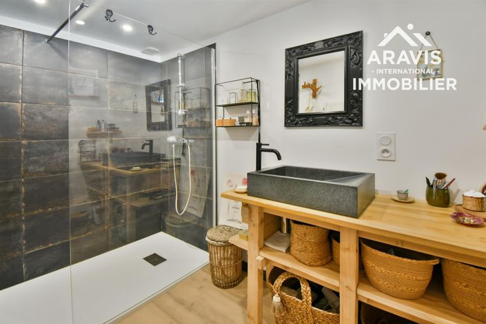 Image No.10-3 Bed House for sale