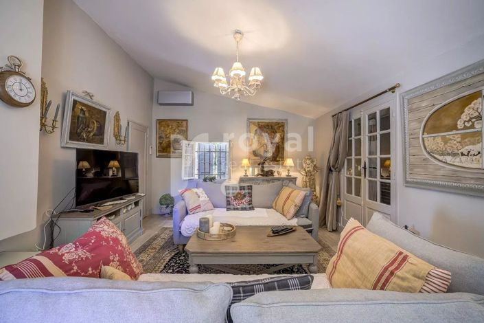 Image No.15-3 Bed House for sale