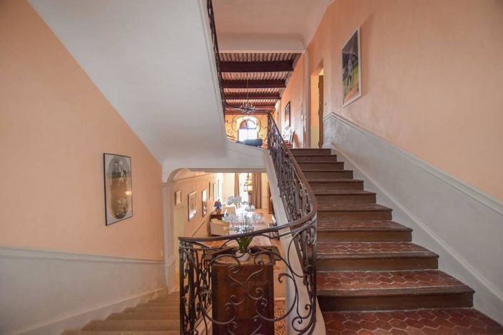 Image No.15-23 Bed Property for sale