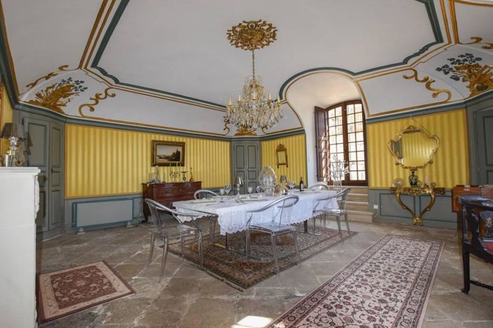 Image No.19-23 Bed Property for sale