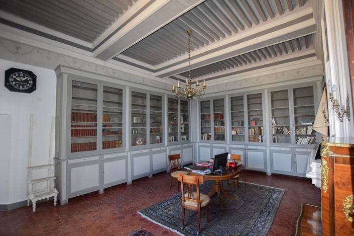 Image No.20-23 Bed Property for sale