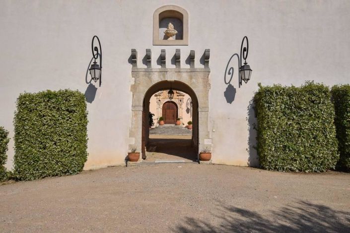 Image No.9-23 Bed Property for sale