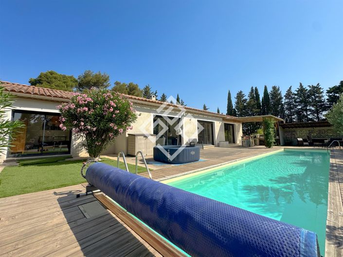 Image No.17-4 Bed House for sale