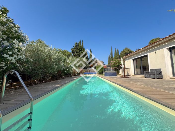 Image No.20-4 Bed House for sale