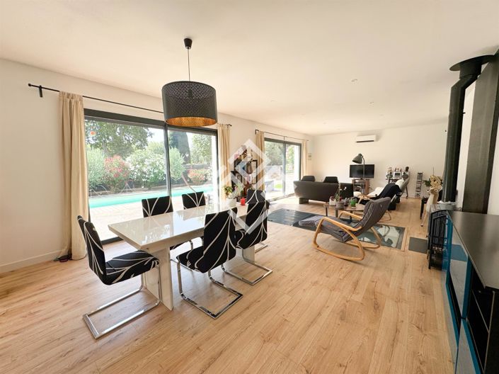 Image No.3-4 Bed House for sale