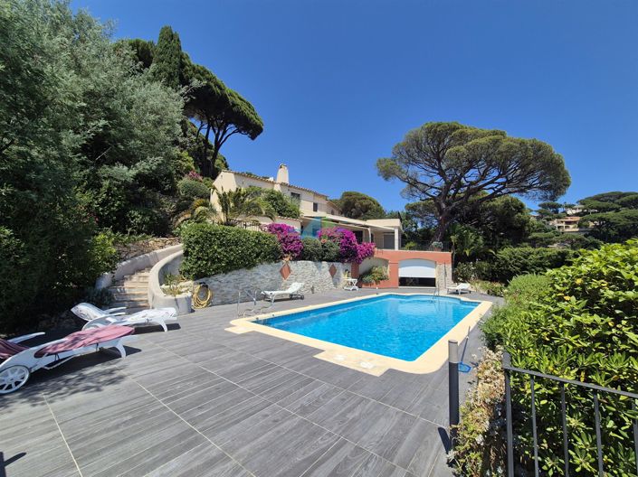 Image No.8-5 Bed House for sale