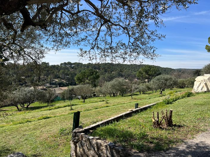 Image No.10-3 Bed House for sale