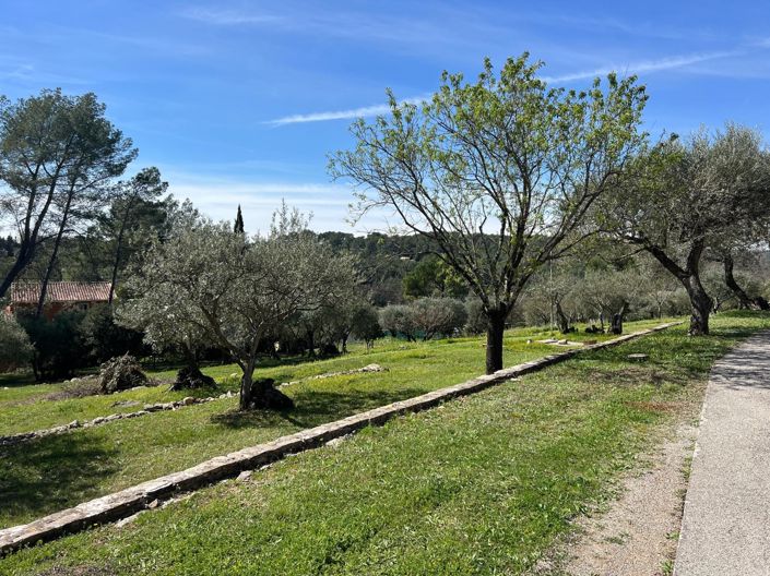 Image No.8-3 Bed House for sale