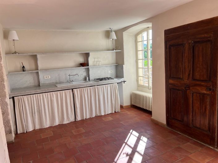 Image No.15-2 Bed Property for sale