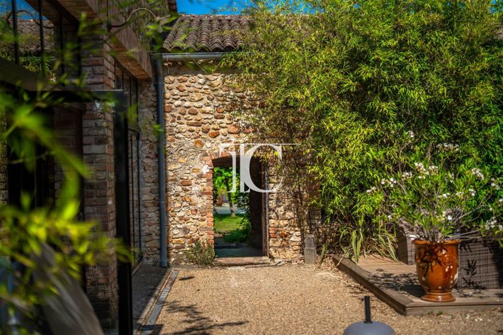 Image No.25-6 Bed House for sale