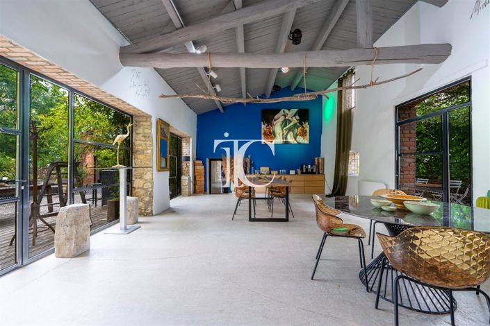 Image No.8-6 Bed House for sale