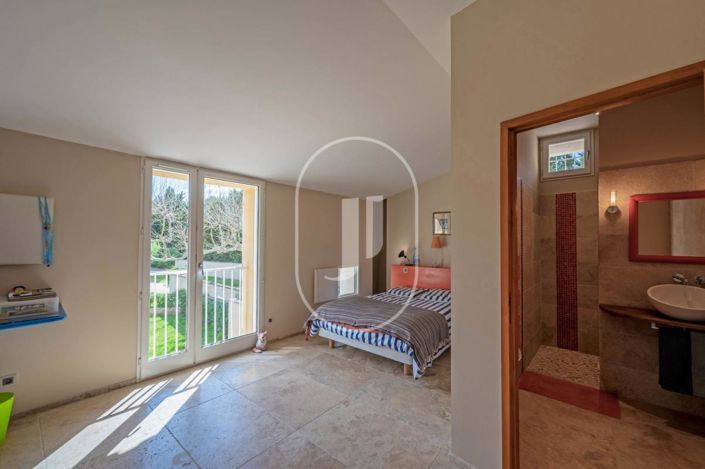 Image No.9-4 Bed House for sale