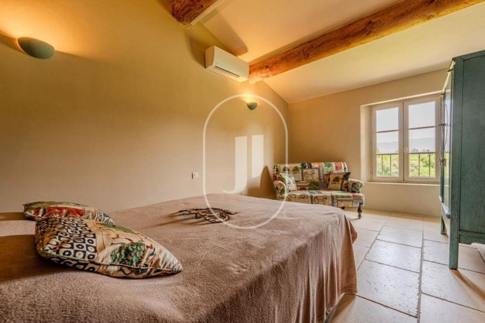 Image No.11-6 Bed House for sale