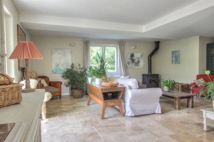 Image No.2-6 Bed Property for sale