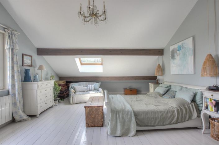 Image No.5-6 Bed Property for sale