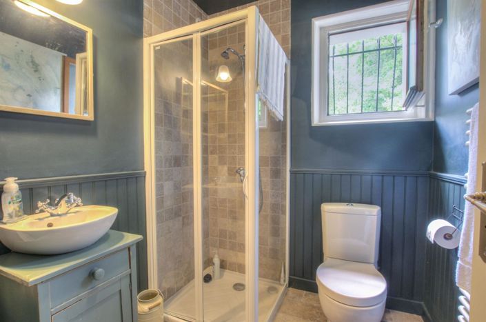 Image No.9-6 Bed Property for sale