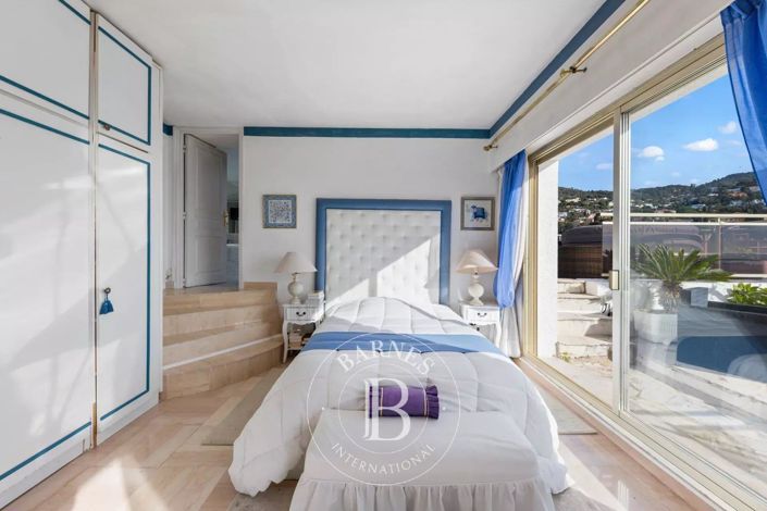 Image No.6-3 Bed House for sale