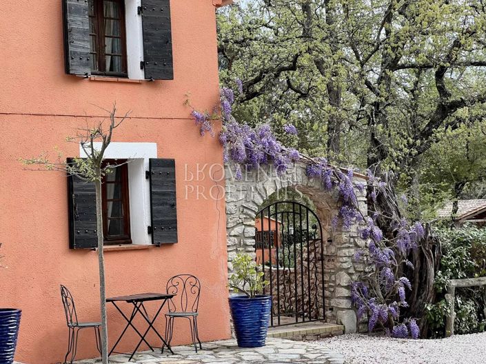 Image No.7-10 Bed House for sale