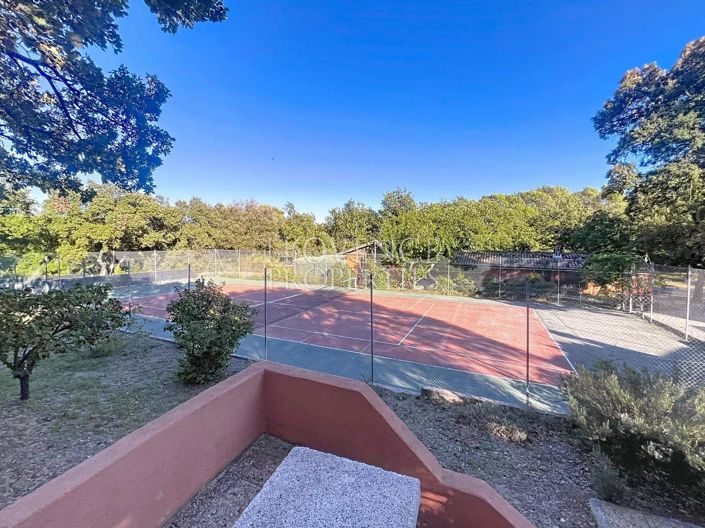 Image No.70-10 Bed House for sale