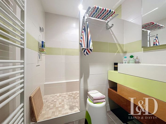 Image No.22-5 Bed House for sale