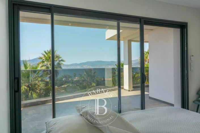 Image No.7-3 Bed Apartment for sale