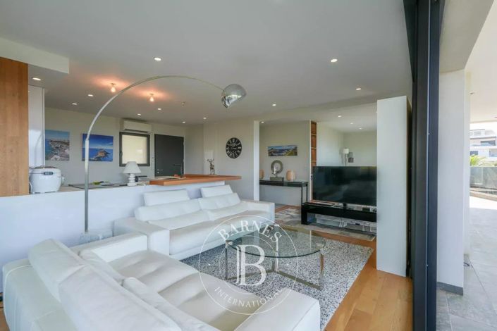 Image No.9-3 Bed Apartment for sale