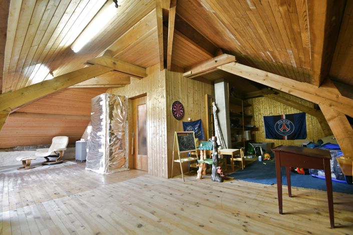 Image No.11-5 Bed House for sale