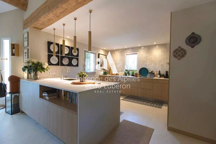 Image No.8-4 Bed House for sale