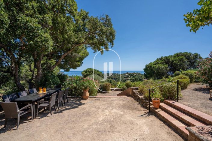 Image No.13-4 Bed House for sale