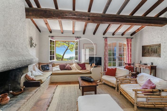 Image No.5-4 Bed House for sale