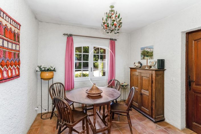 Image No.8-4 Bed House for sale