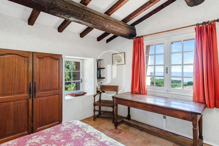 Image No.9-4 Bed House for sale