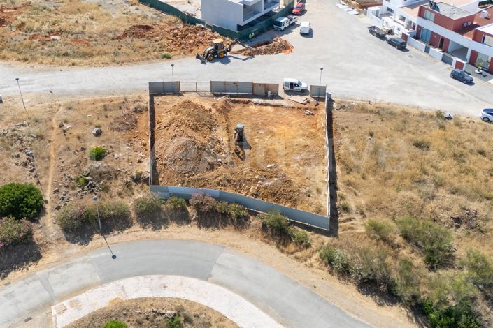 Image No.6-4 Bed House for sale