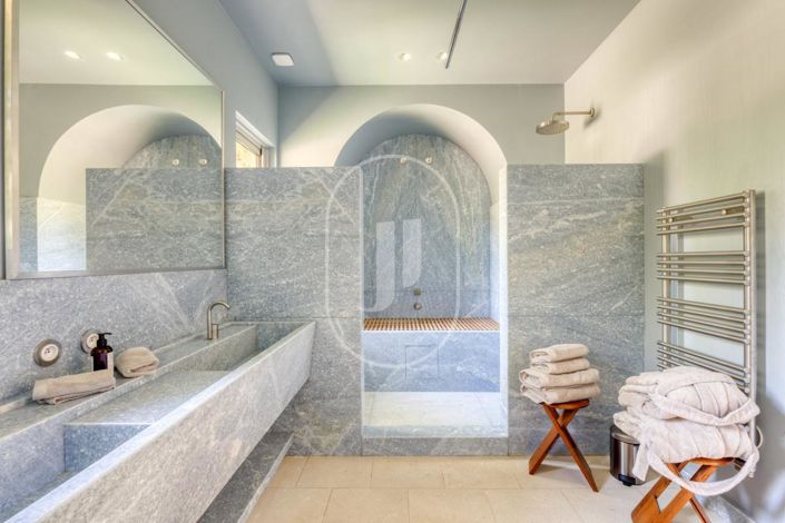 Image No.10-8 Bed House for sale