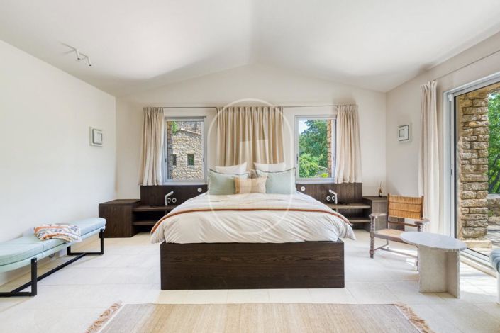 Image No.8-8 Bed House for sale