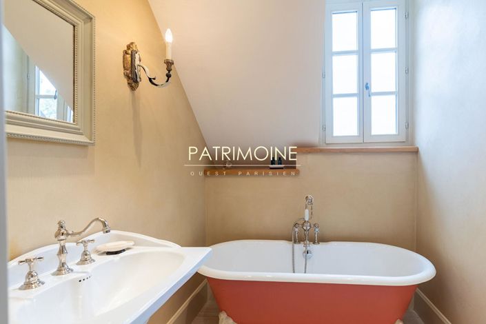 Image No.14-5 Bed Property for sale