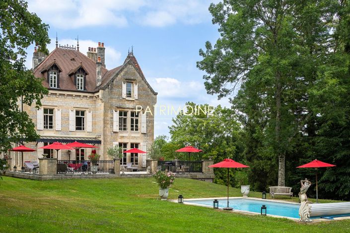 Image No.16-5 Bed Property for sale