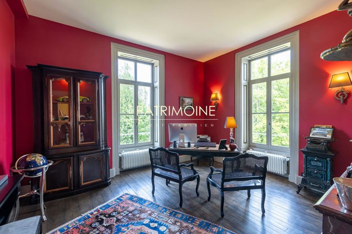 Image No.7-5 Bed Property for sale