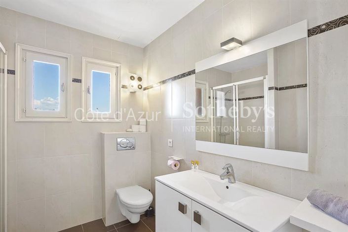 Image No.7-4 Bed Property for sale