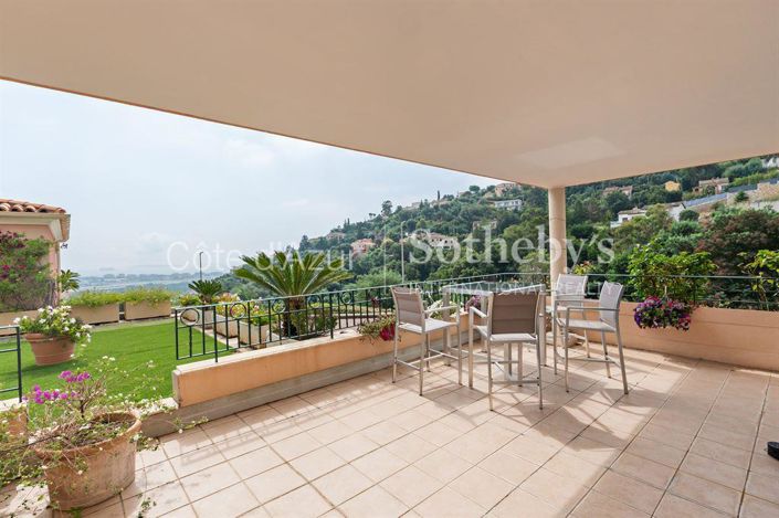 Image No.10-5 Bed Apartment for sale