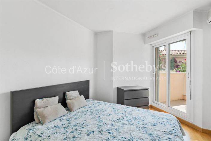 Image No.12-5 Bed Apartment for sale