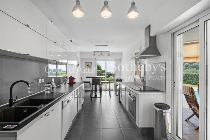 Image No.6-5 Bed Apartment for sale