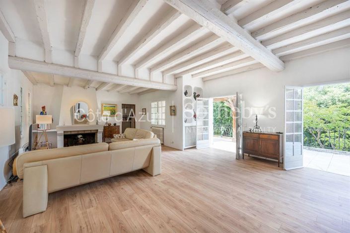 Image No.13-5 Bed Property for sale